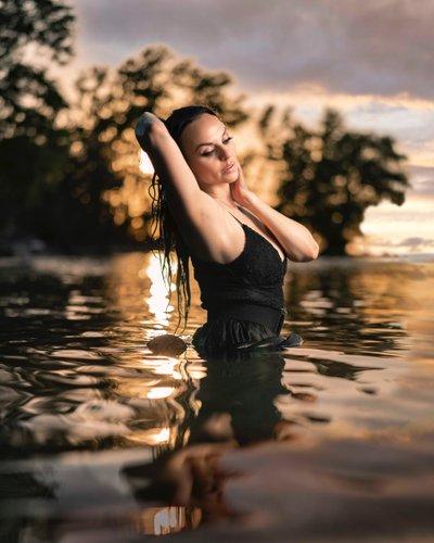 mobile - carousel-hero-element image-18